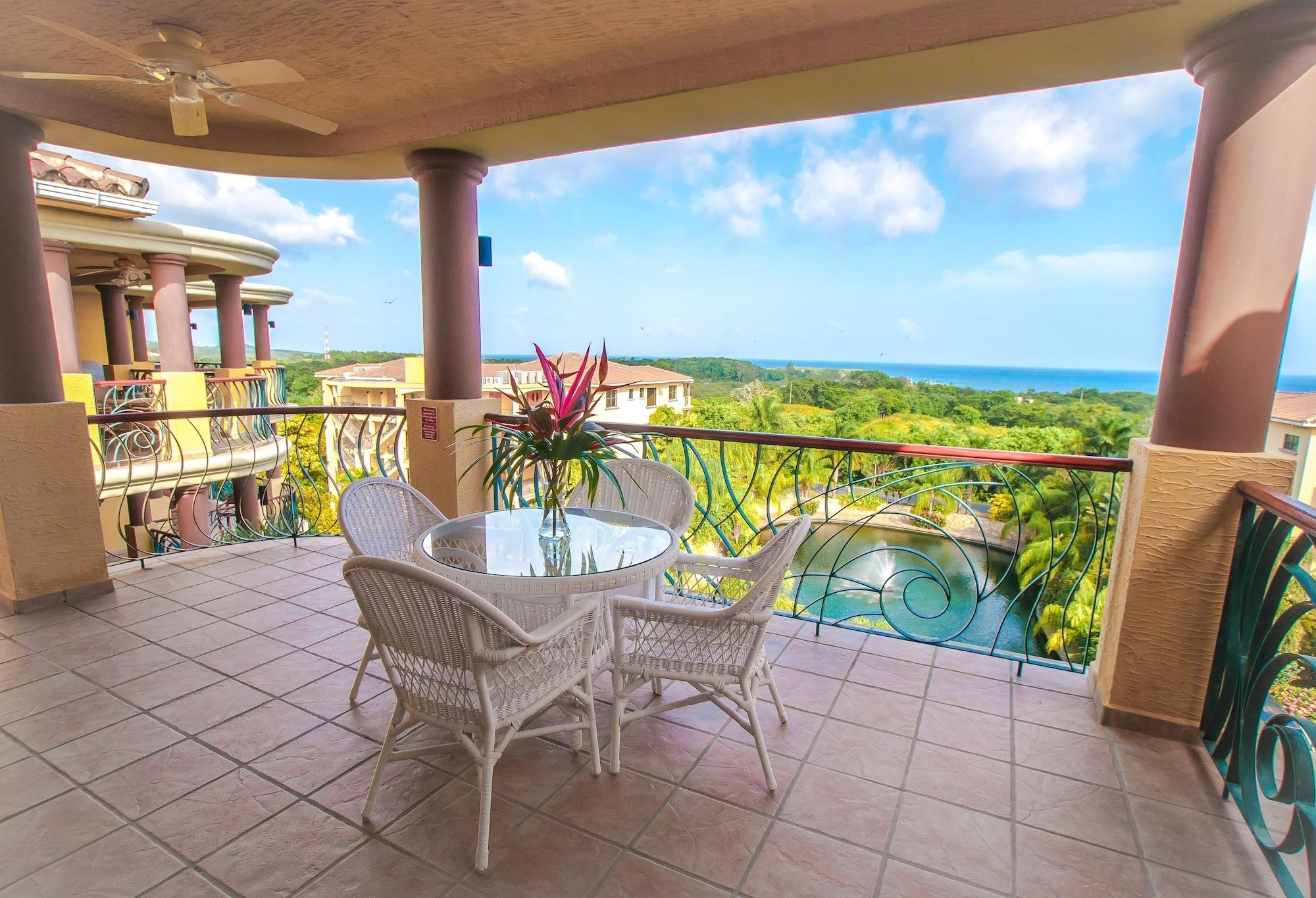 Clarion Suites Roatan At Pineapple Villas French Harbour Экстерьер фото